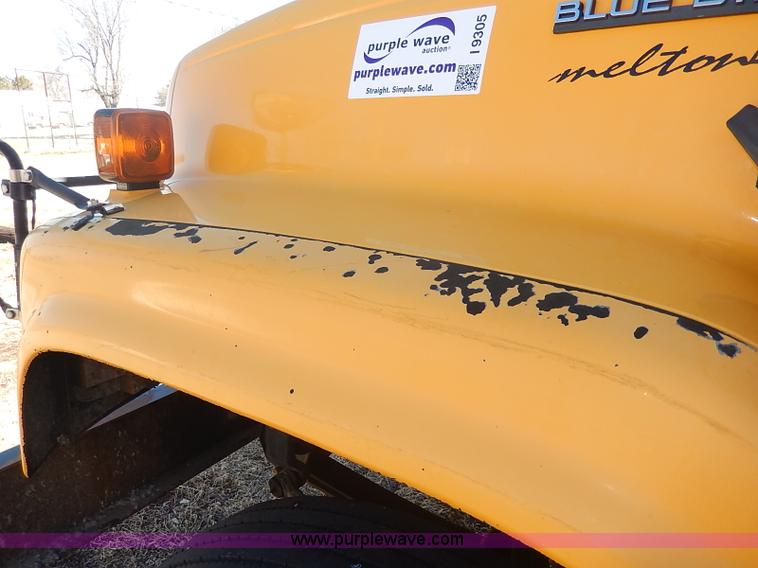 image for item I9305 1999 Chevrolet B7 Bluebird bus