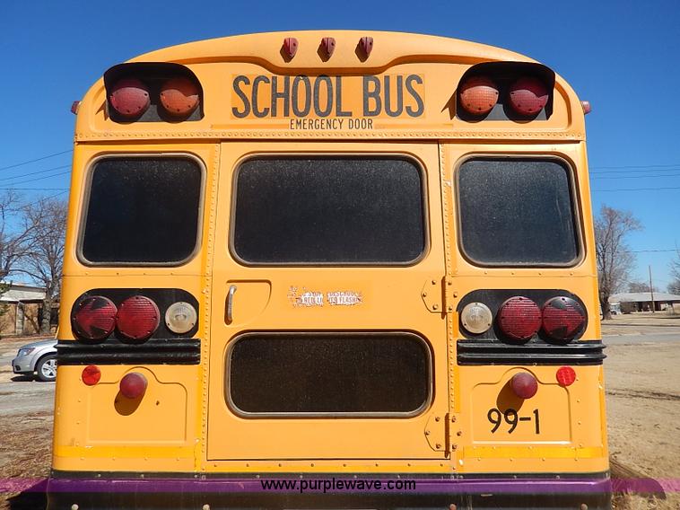 image for item I9305 1999 Chevrolet B7 Bluebird bus