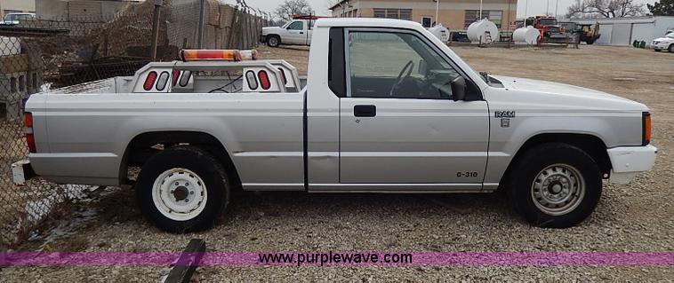 image for item I9338 1990 Dodge Ram 50 pickup truck