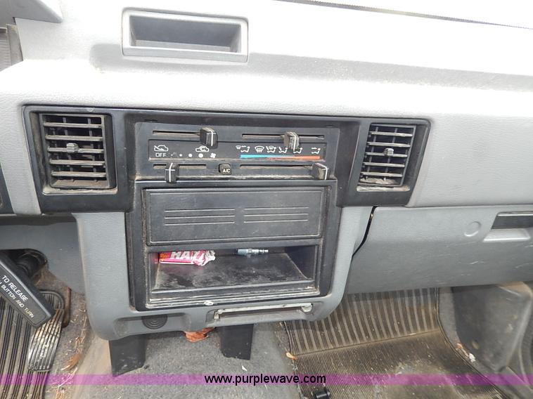 image for item I9338 1990 Dodge Ram 50 pickup truck