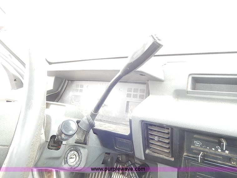 image for item I9338 1990 Dodge Ram 50 pickup truck