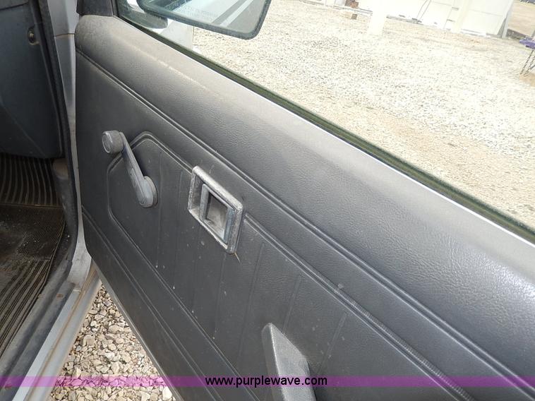 image for item I9338 1990 Dodge Ram 50 pickup truck