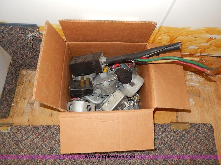 image for item I9351 1989 American 48' dry van trailer