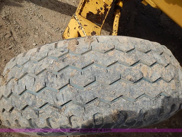 image for item I9385 1987 Caterpillar 426 backhoe
