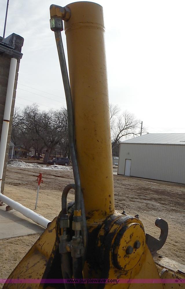 image for item I9385 1987 Caterpillar 426 backhoe