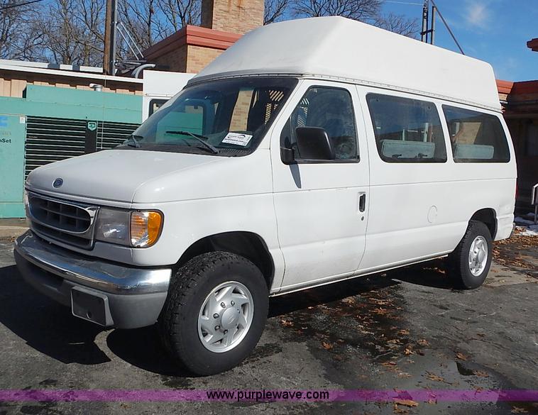 1998 Ford Econoline E250 van in Leavenworth, KS | Item I9391 sold