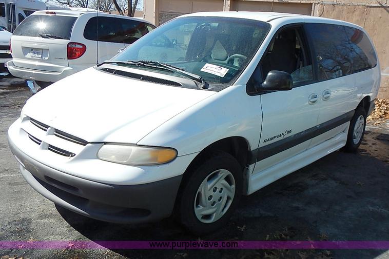 image for item I9392 1999 Dodge Grand Caravan SE van
