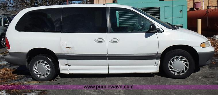 image for item I9392 1999 Dodge Grand Caravan SE van