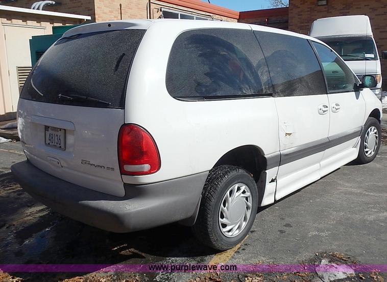 image for item I9392 1999 Dodge Grand Caravan SE van