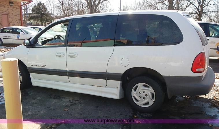 image for item I9392 1999 Dodge Grand Caravan SE van