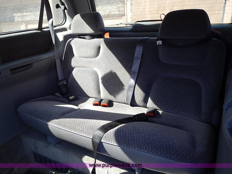image for item I9392 1999 Dodge Grand Caravan SE van