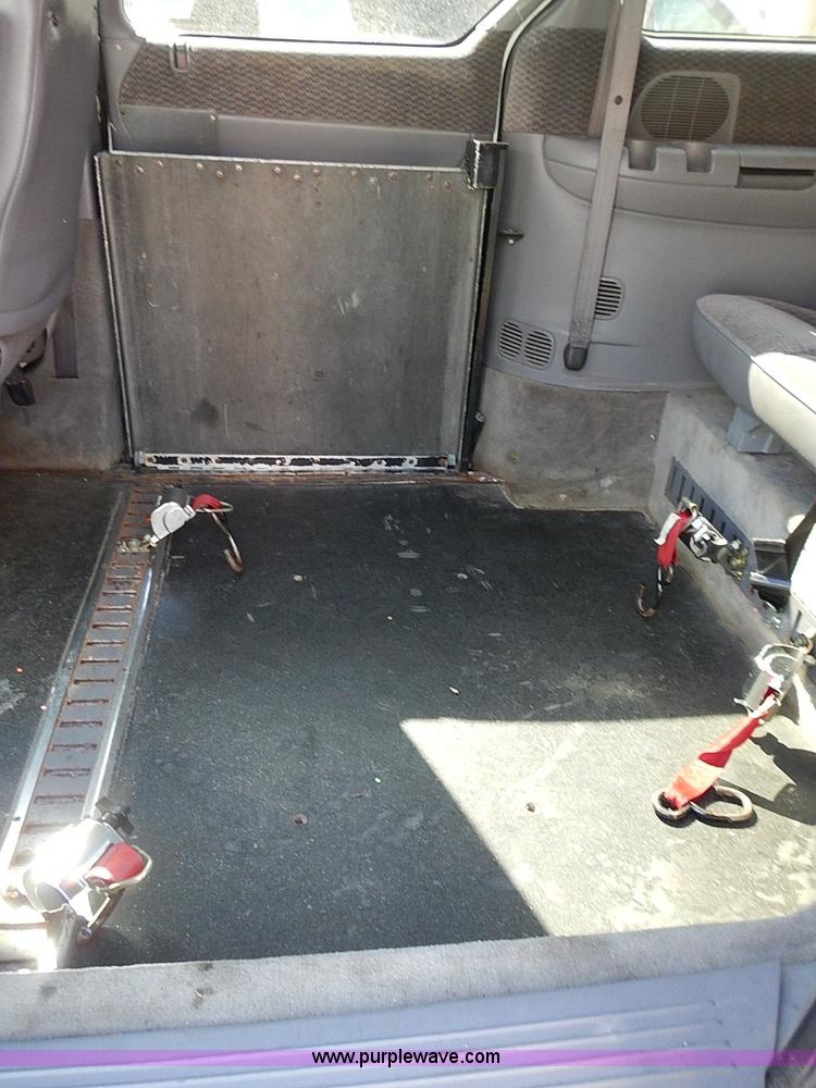 image for item I9392 1999 Dodge Grand Caravan SE van