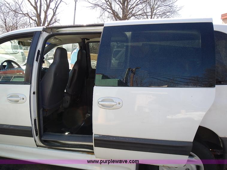 image for item I9392 1999 Dodge Grand Caravan SE van