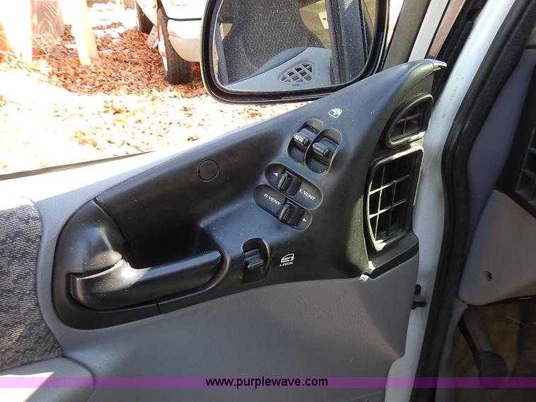 image for item I9392 1999 Dodge Grand Caravan SE van