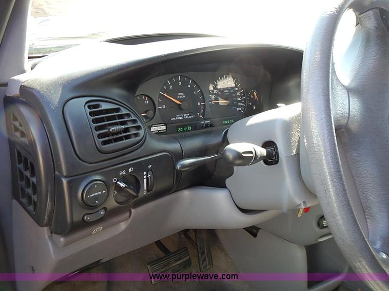 image for item I9392 1999 Dodge Grand Caravan SE van