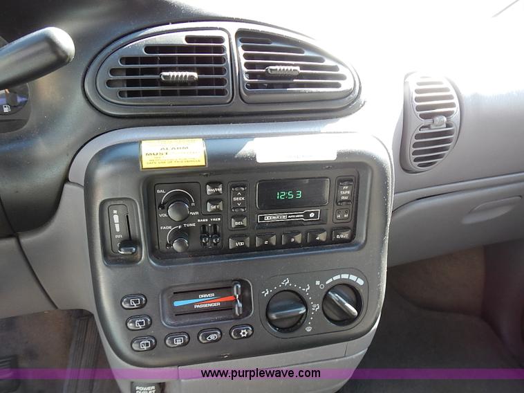 image for item I9392 1999 Dodge Grand Caravan SE van
