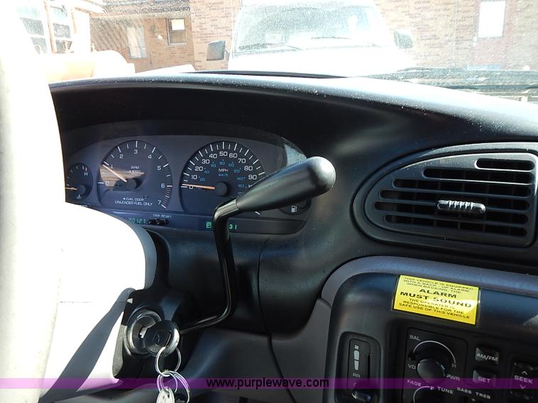 image for item I9392 1999 Dodge Grand Caravan SE van