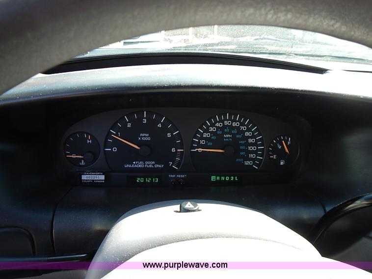 image for item I9392 1999 Dodge Grand Caravan SE van