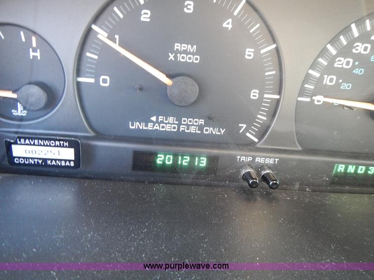 image for item I9392 1999 Dodge Grand Caravan SE van