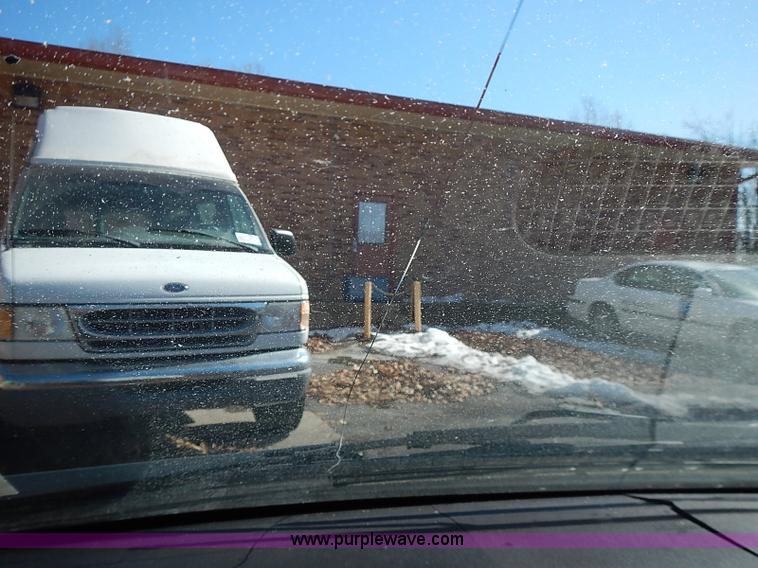 image for item I9392 1999 Dodge Grand Caravan SE van