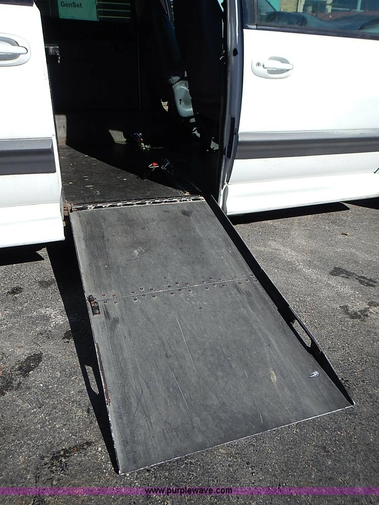 image for item I9392 1999 Dodge Grand Caravan SE van