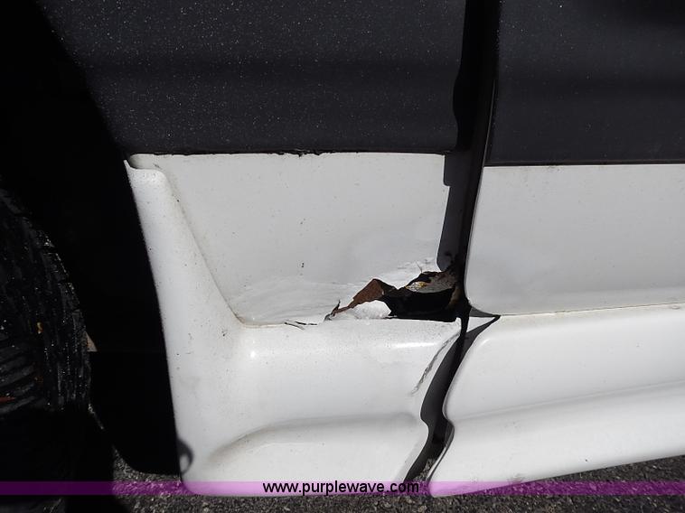 image for item I9392 1999 Dodge Grand Caravan SE van