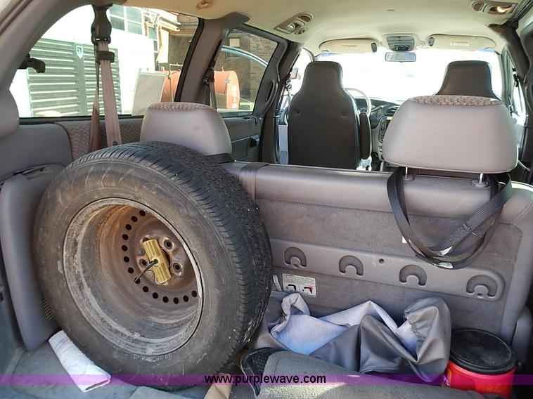 image for item I9392 1999 Dodge Grand Caravan SE van