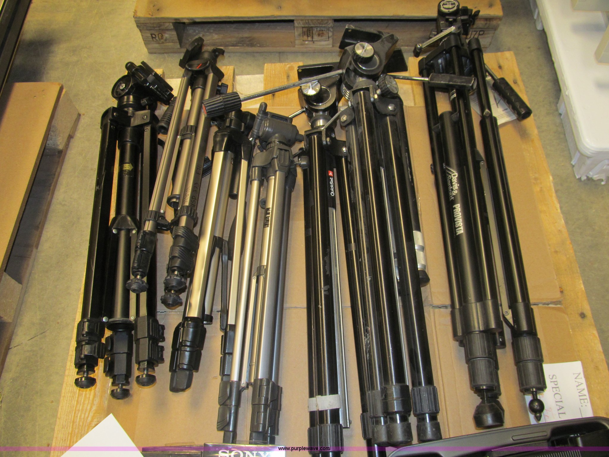 Assorted video equipment in Newton, KS Item AY9820 sold Purple Wave