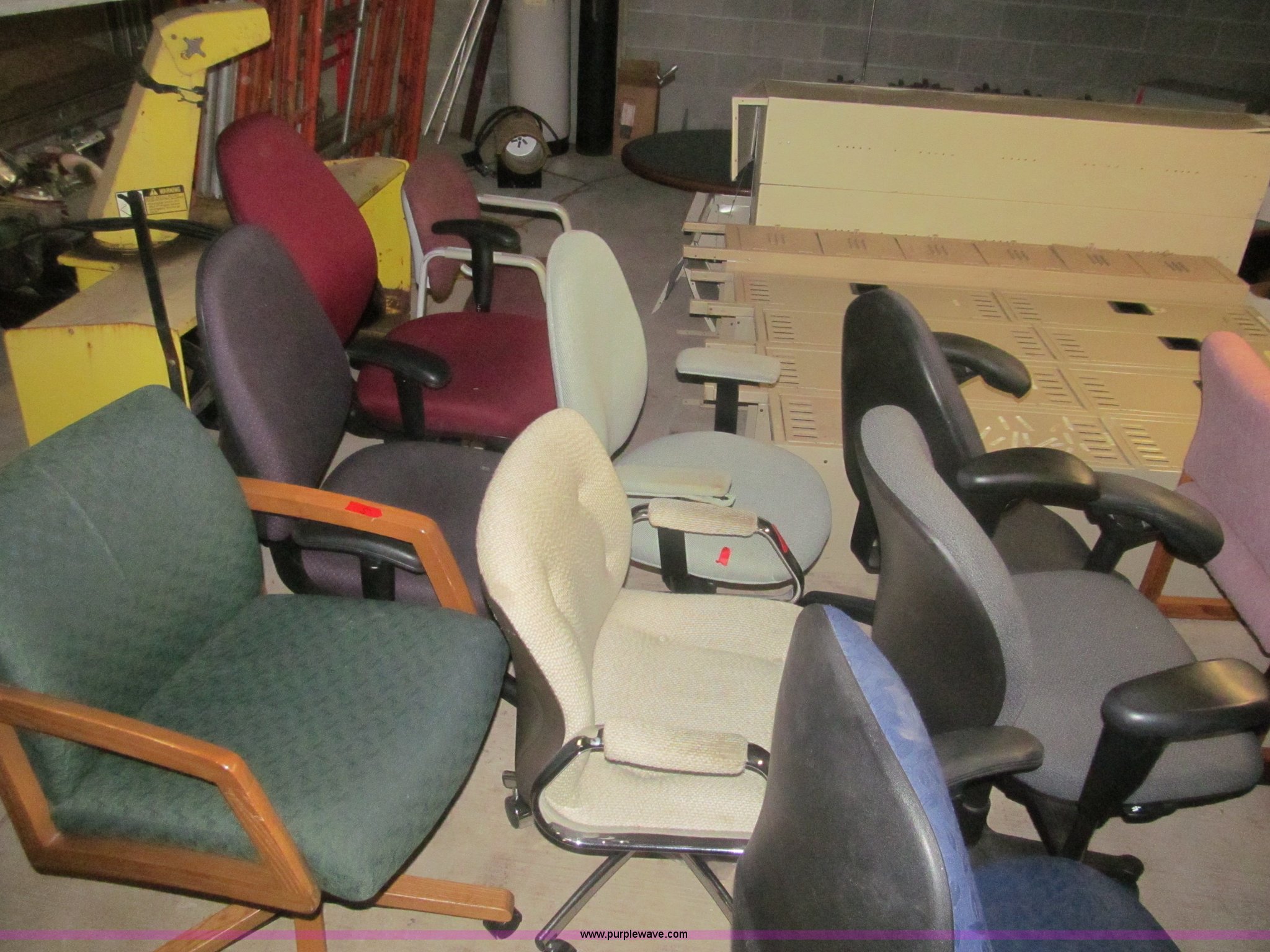 (36) assorted office chairs in Wichita, KS Item AY9829 sold Purple Wave