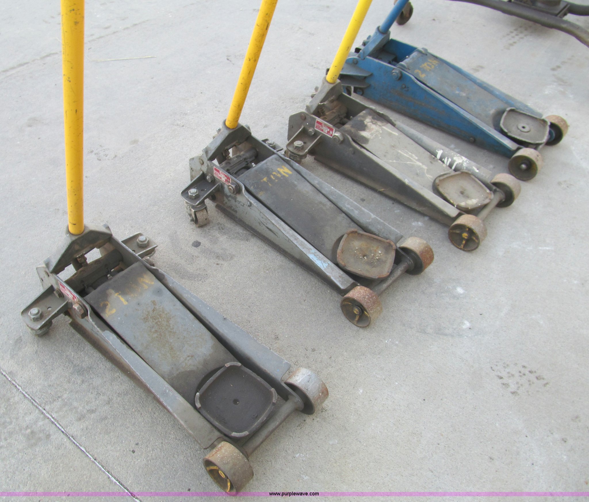 4 Napa Two Ton Floor Jacks Item Ay9865 4 1 2014