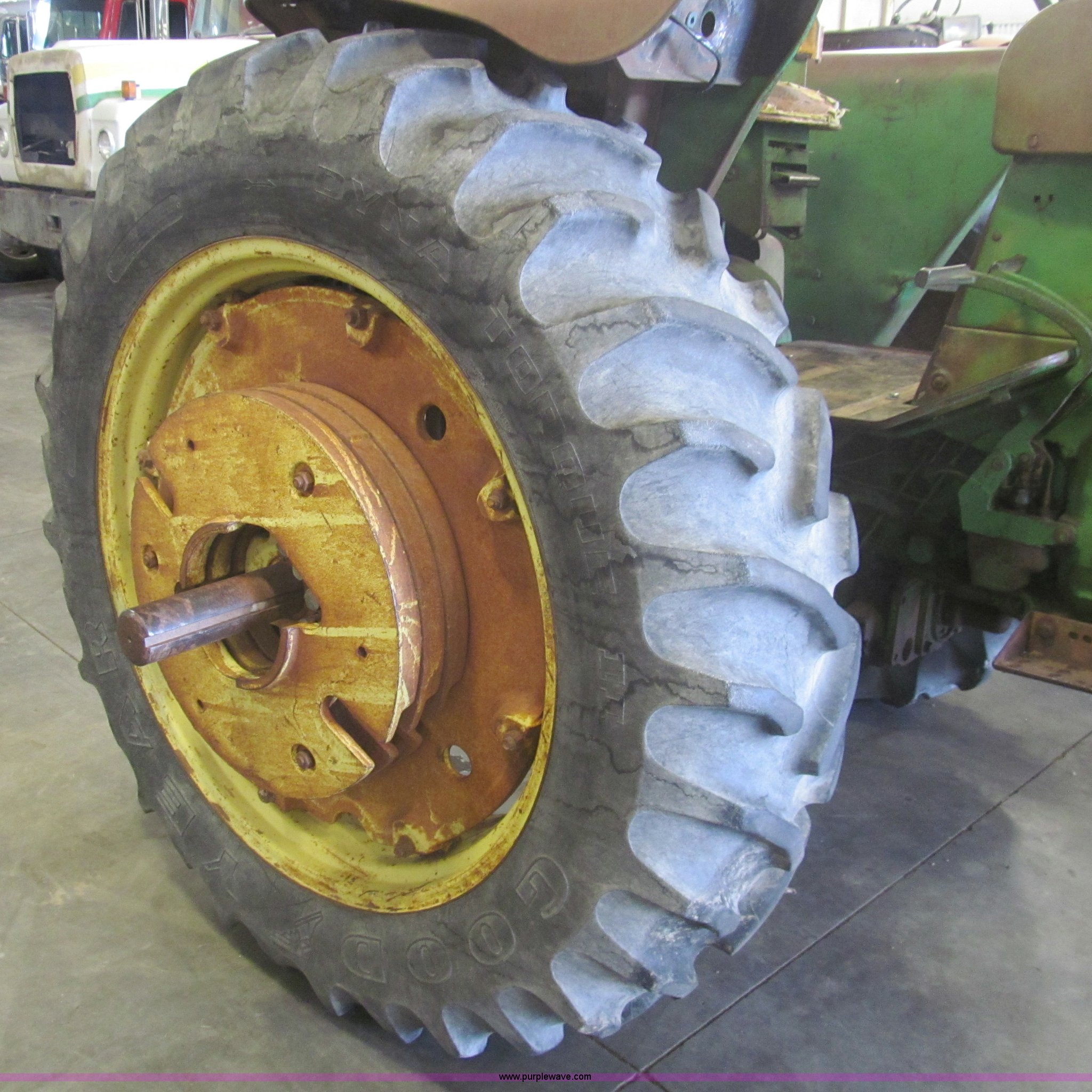 1962 John Deere 3010 tractor in Goodland, KS Item I7221 sold Purple