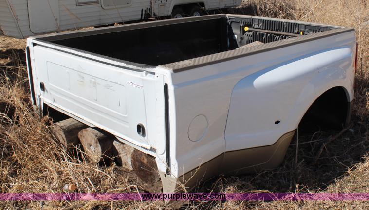image for item AM9425 2008 Ford F350 pickup truck bed