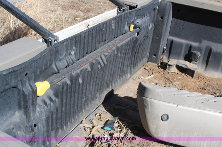 image for item AM9425 2008 Ford F350 pickup truck bed