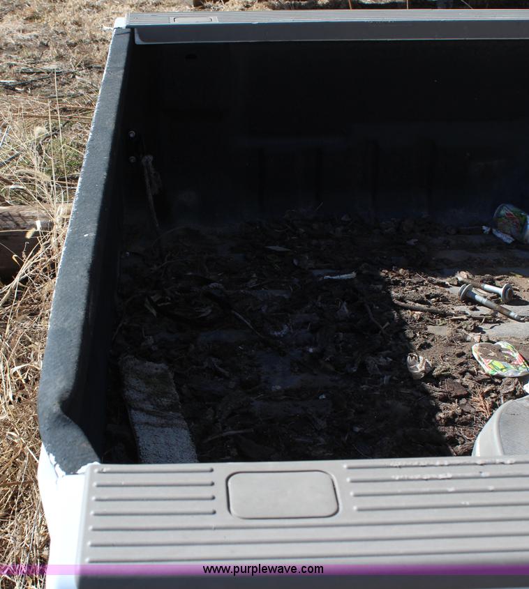 image for item AM9425 2008 Ford F350 pickup truck bed