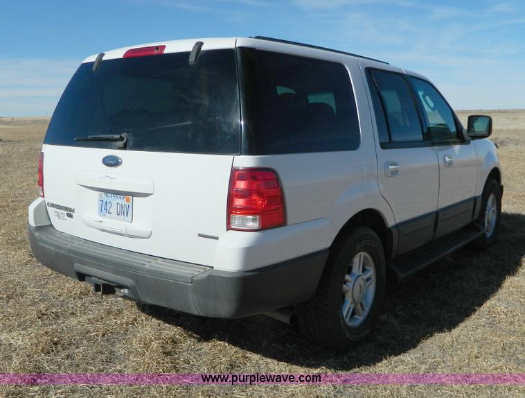 image for item AQ9968 2004 Ford Expedition XLT SUV