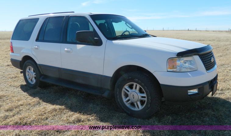 image for item AQ9968 2004 Ford Expedition XLT SUV