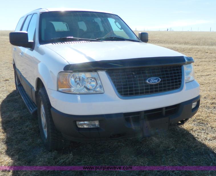 image for item AQ9968 2004 Ford Expedition XLT SUV