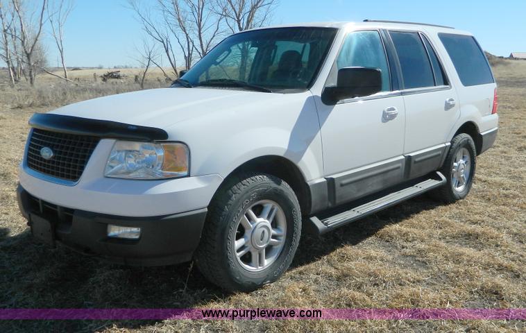 image for item AQ9968 2004 Ford Expedition XLT SUV