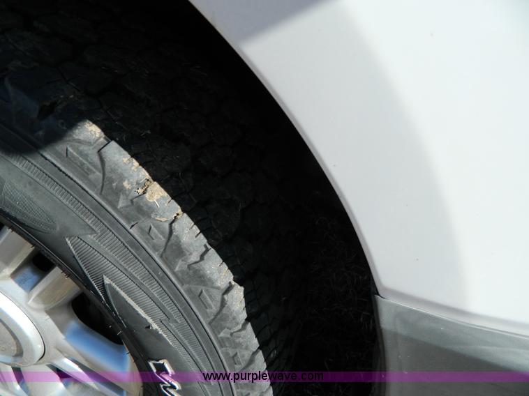 image for item AQ9968 2004 Ford Expedition XLT SUV