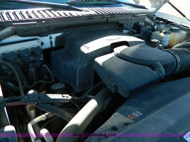 image for item AQ9968 2004 Ford Expedition XLT SUV