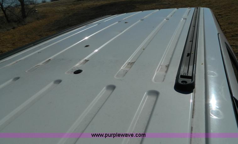 image for item AQ9968 2004 Ford Expedition XLT SUV