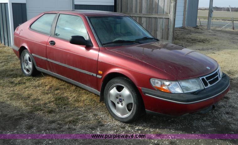 image for item AQ9977 1997 Saab 900 SE
