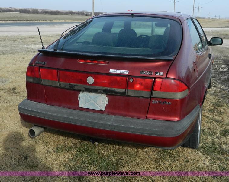 image for item AQ9977 1997 Saab 900 SE