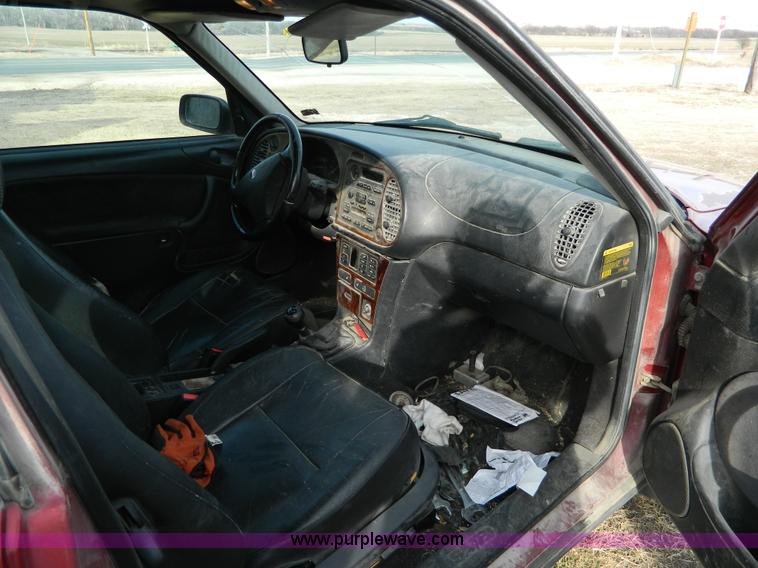 image for item AQ9977 1997 Saab 900 SE