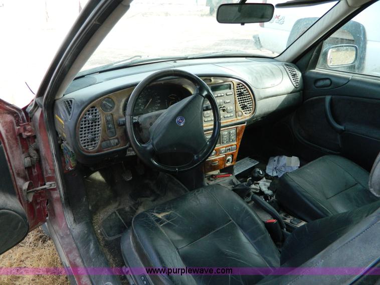 image for item AQ9977 1997 Saab 900 SE