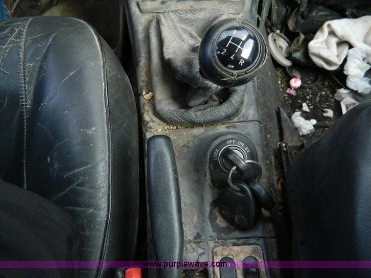 image for item AQ9977 1997 Saab 900 SE