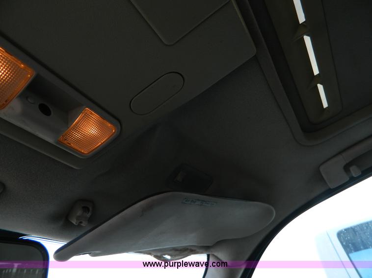 image for item AQ9977 1997 Saab 900 SE