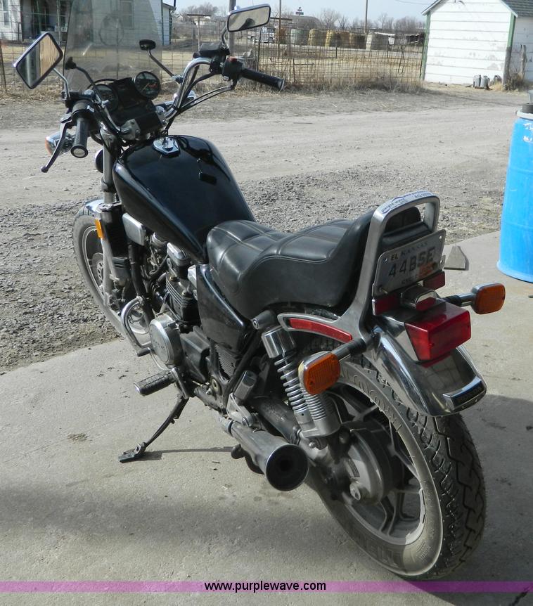 image for item AQ9978 1982 Honda motorcycle