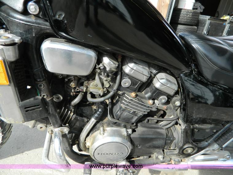 image for item AQ9978 1982 Honda motorcycle