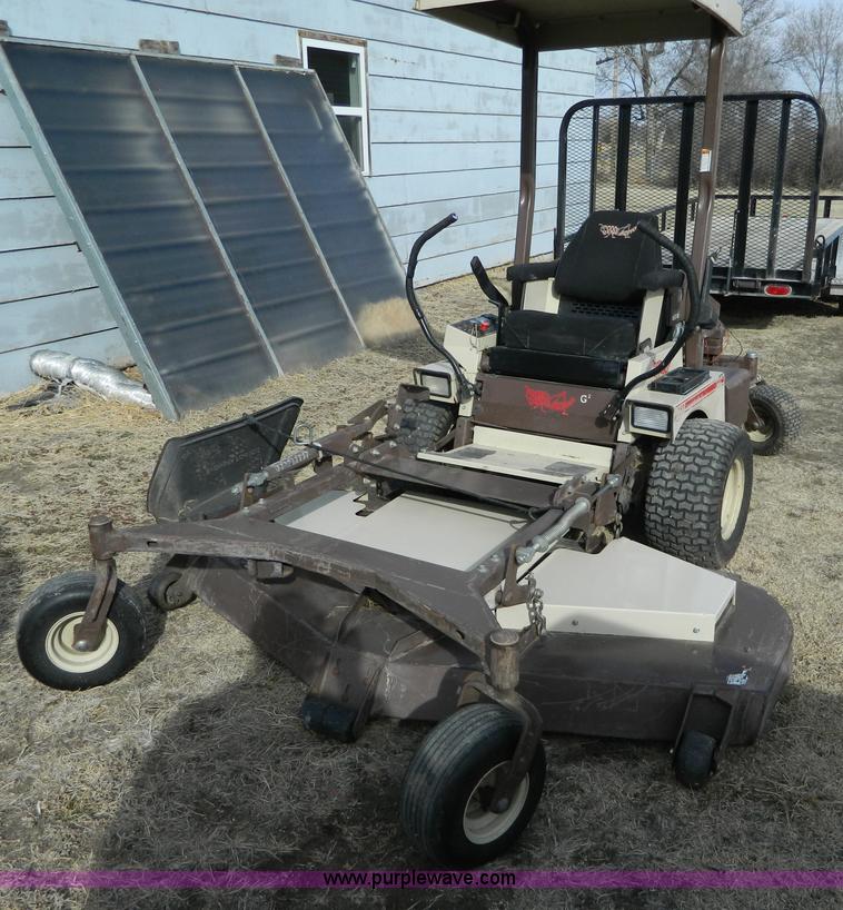 image for item AQ9979 Grasshopper 928 ZTR lawn mower